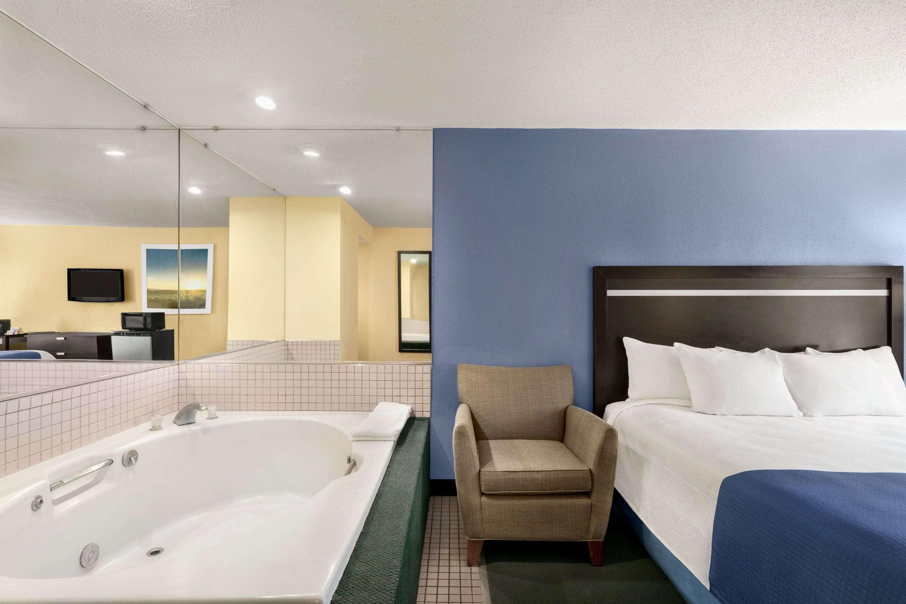 Days Inn By Wyndham Auburn/Finger Lakes Region Exterior photo