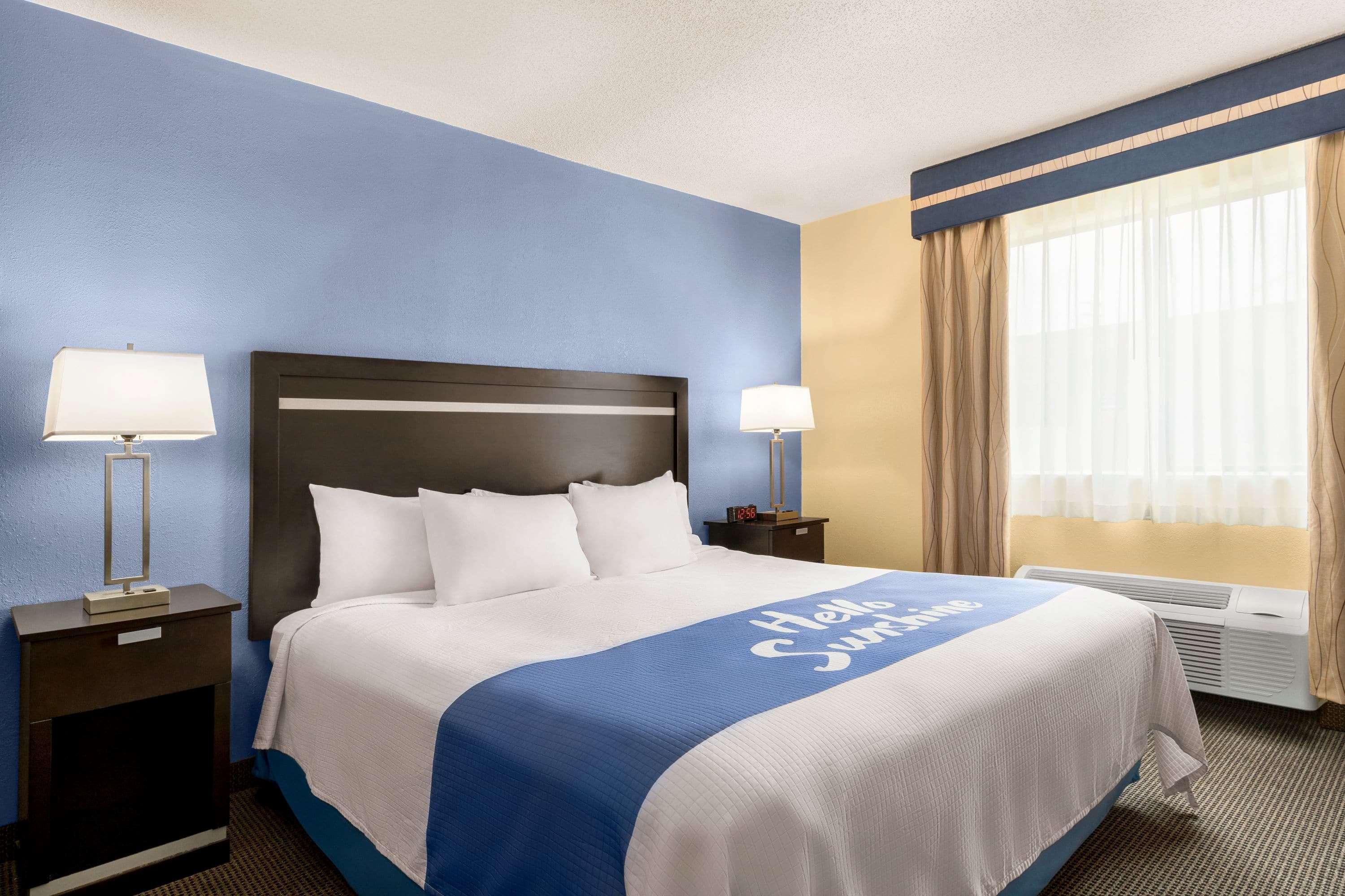 Days Inn By Wyndham Auburn/Finger Lakes Region Exterior photo