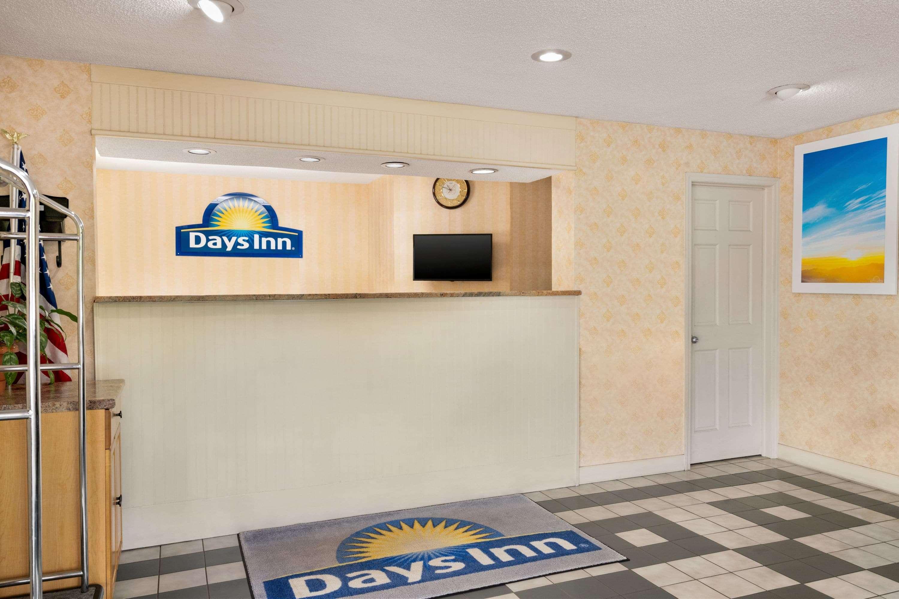 Days Inn By Wyndham Auburn/Finger Lakes Region Exterior photo