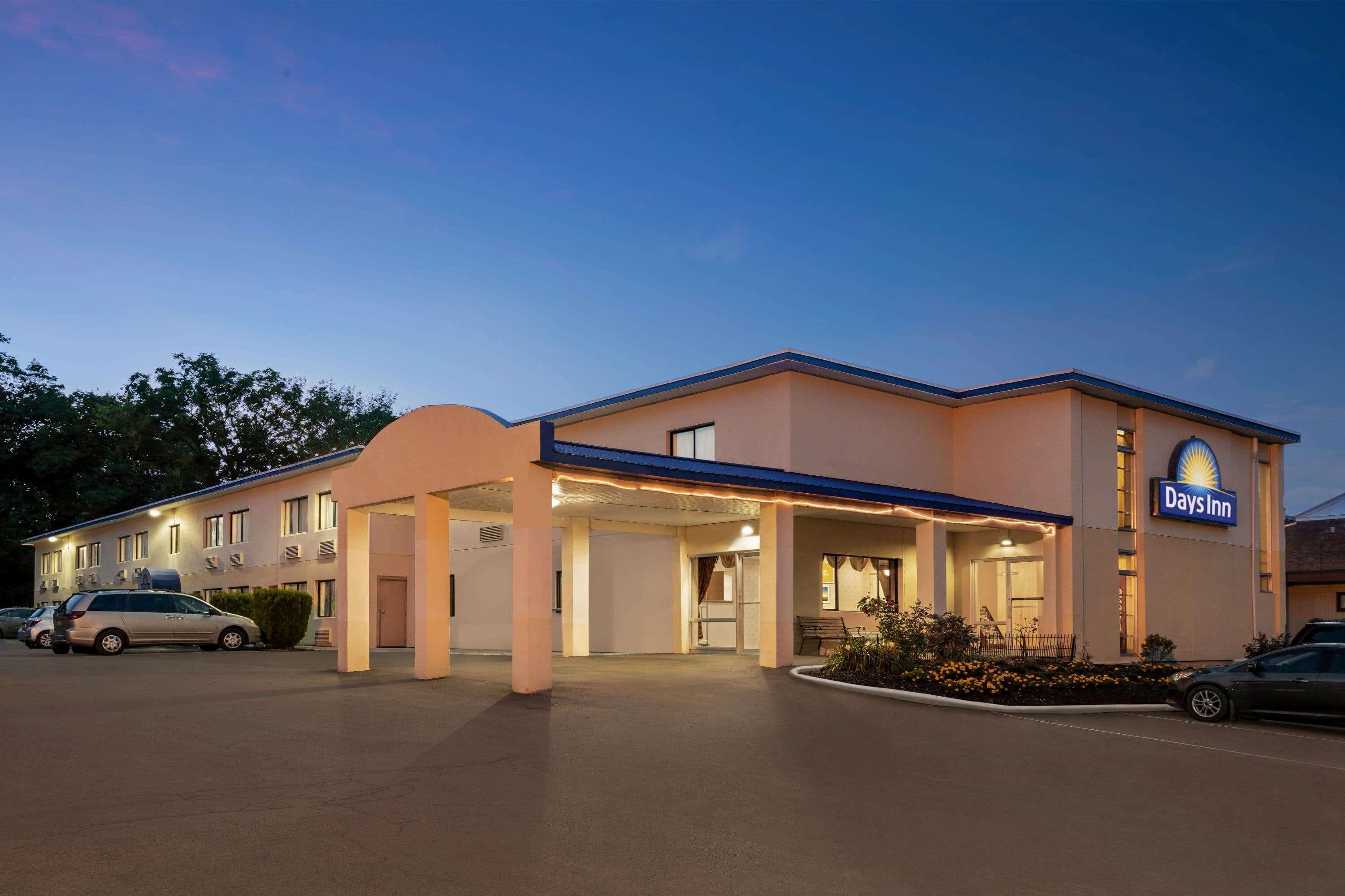 Days Inn By Wyndham Auburn/Finger Lakes Region Exterior photo